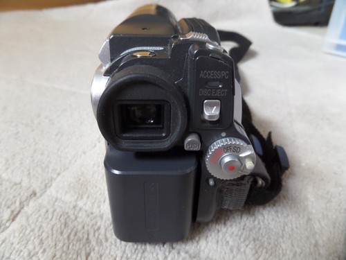 HITACHI DZ-HS300E HYBRID 8GB HDD DVD-RAM SD CARD CAMCORDER STILL PHOTO USB TO PC - Picture 3 of 11