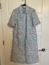 Carriage Court House Coat Dress Robe Sz S Pearl Snap Front Floral Pink Pockets