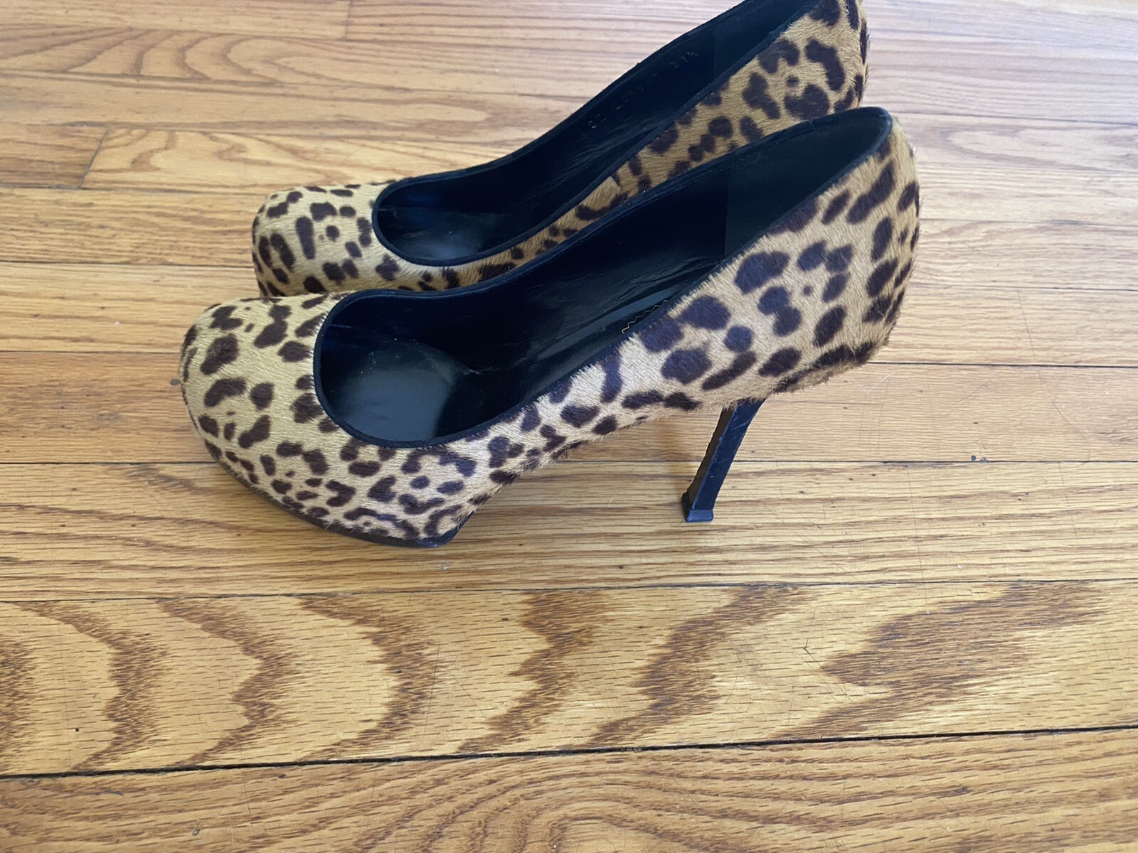 YVES Saint Laurent YSL Paris stampa leopardata tacchi plateau capelli pony