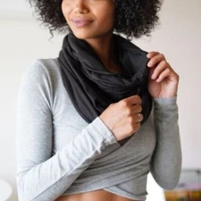 BEYOND YOGA Infinity Scarf Phone Pocket Black One Size