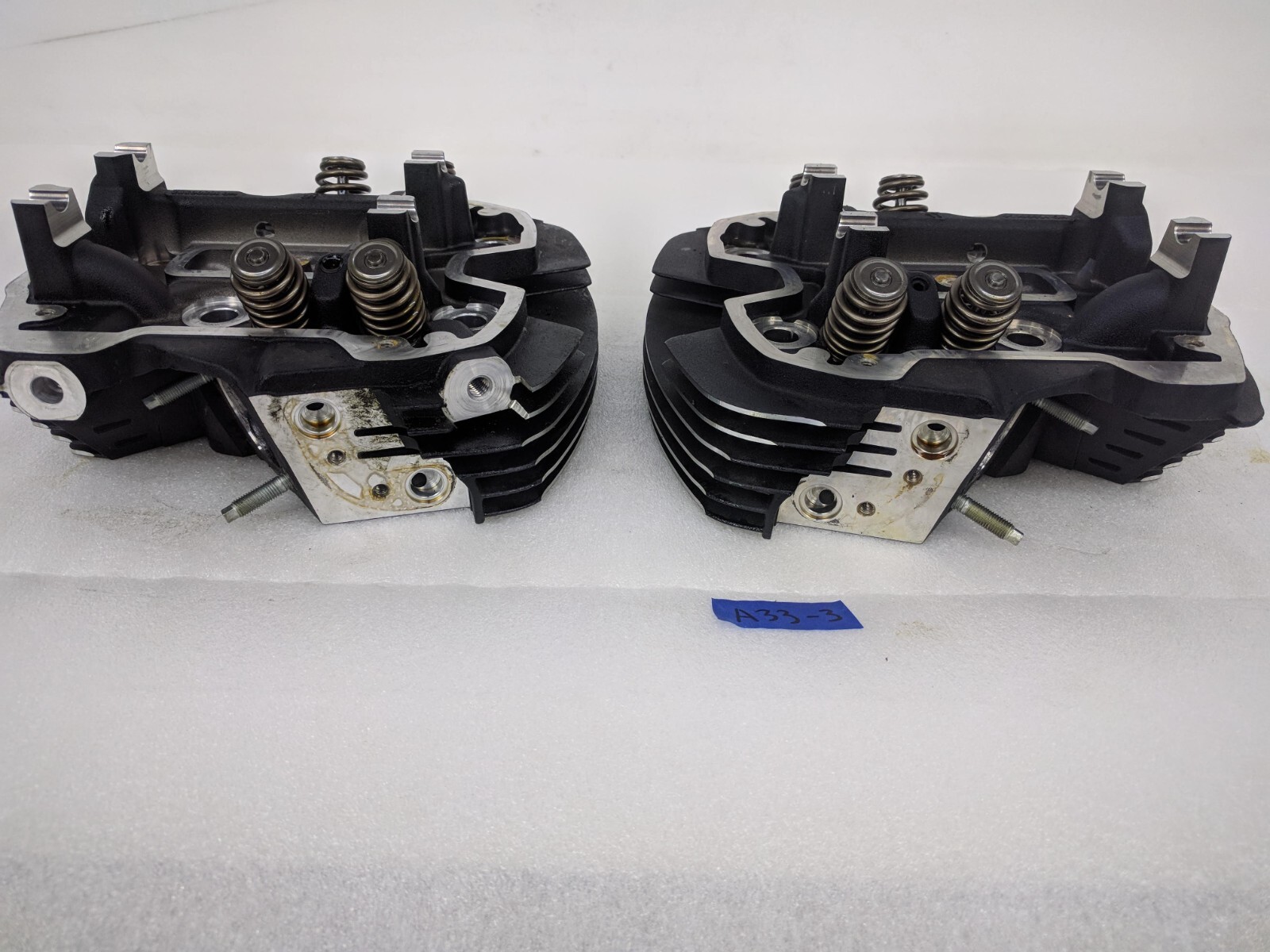 OEM Harley-Davidson 2017-2022 Milwaukee 8 Cylinder Heads 16500404  