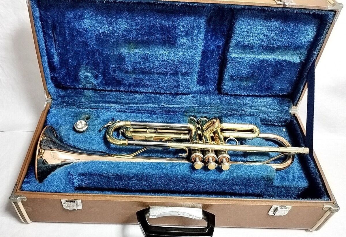 Yamaha YTR-333 Rose bell Trumpet with case, Japan, Very Good Yamaha YTR-333 Rose bell Trumpet with case, Japan, Very Good