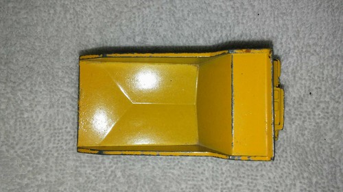 Hot Wheels Caterpillar Dump Truck Yellow (1979) - Picture 4 of 7