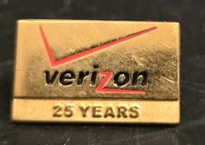 Verizon Wireless 25 Years Employee Service Award Gold Tone Lapel Pin