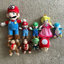 Nintendo Super Mario Lot of 9 Plush - Luigi, Yoshi, Donkey Kong, Peach READ