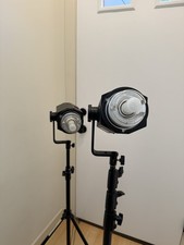 2 Calumet travelite 750 Studio flash. CE-1080 117v 60hz With 1
