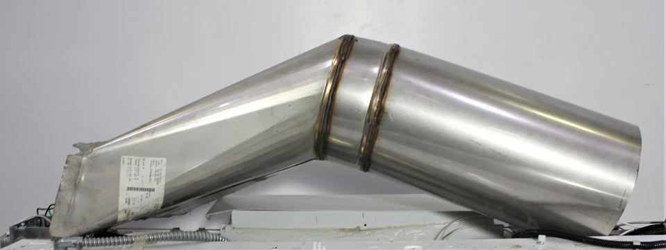 Hamilton SafeAire II Fume Hood 60in Flush Sill, 3 Gas Valves, 2 AC (3344981) - Image 2 of 4