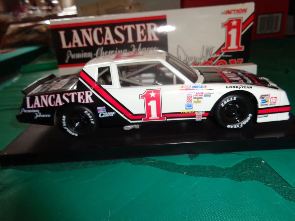 Coche Action Davey Allison #1 Lancaster Chewing Tobacco 1985 Monte Carlo 1:24 nuevo en caja Foto 2 de 4