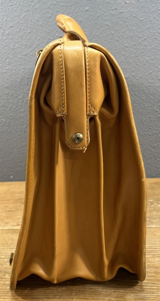 Rawlings Leather Briefcase Designed By Gian Paolo Lombardo 18x13” 2 Keys (Wear) - Image 4 of 4