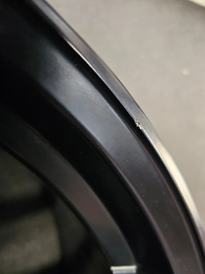 Rueda halo de metal líquido negro 18" 18x8 en excelente estado #173562 Foto 4 de 4