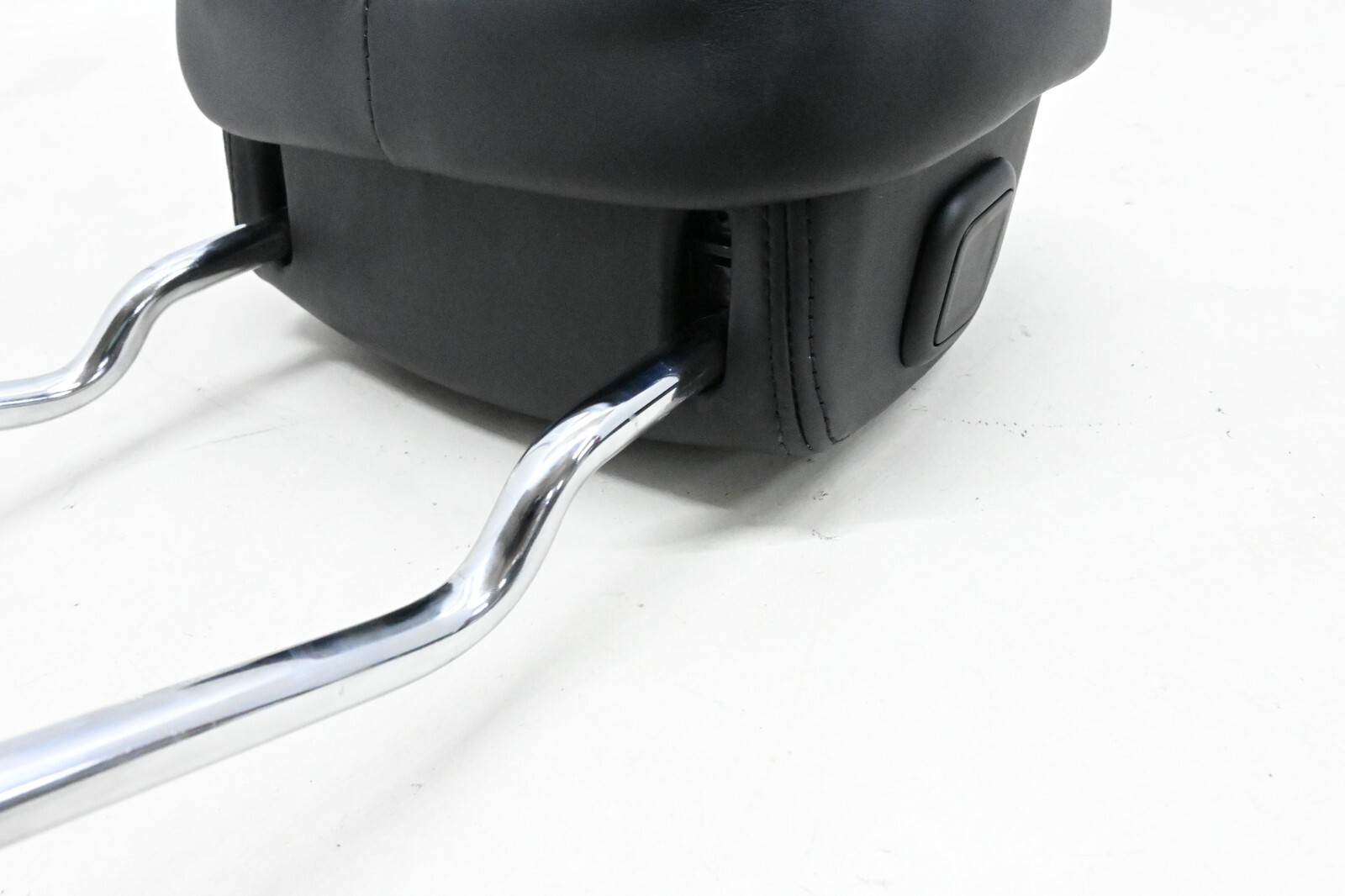 ⭐ 14-19 Maserati Quattroporte Front Right or Left Leather Seat Headrest Trim Oem