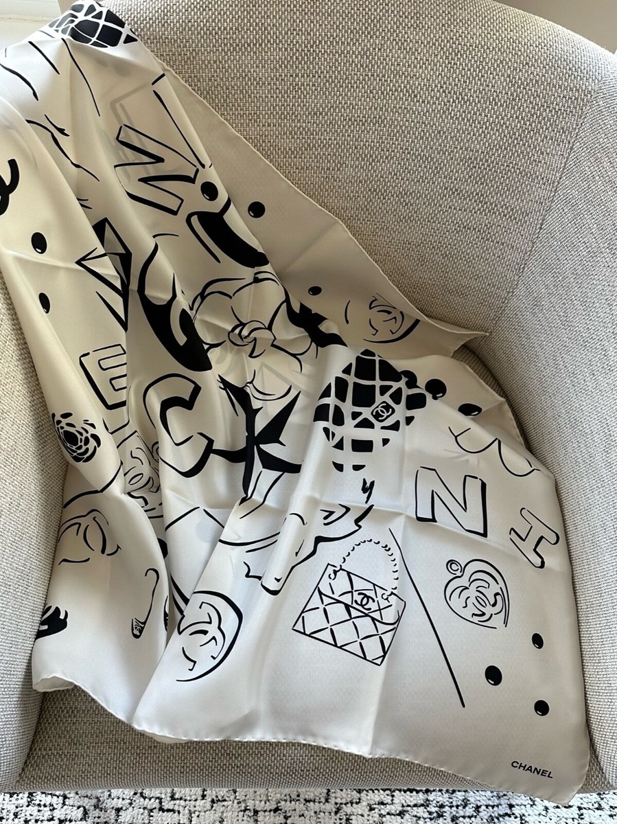 CHANEL　スカーフ　ホワイト　白 入荷極小】CHANEL クルーズコレクション限定 お魚柄 スカーフ