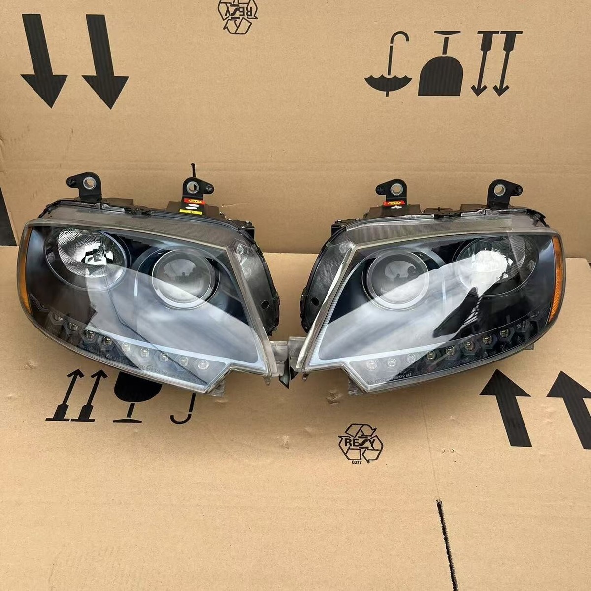 US Maserati Quattroporte M139 Left & Right 2pcs HID Headlights