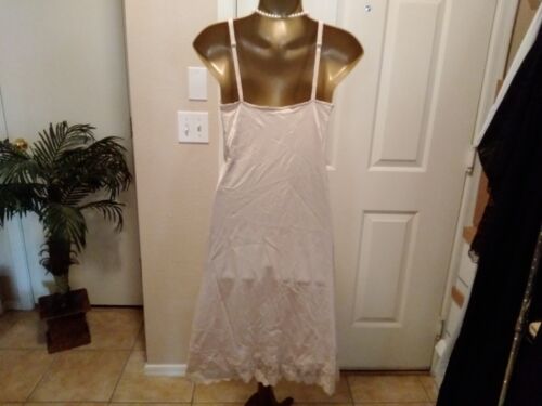 Full Slip Vintage Lace Trim Bodice Beige Size Small Nylon - Picture 4 of 9