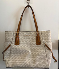Michael Kors Voyager EW Tote Canvas Vanilla/B...