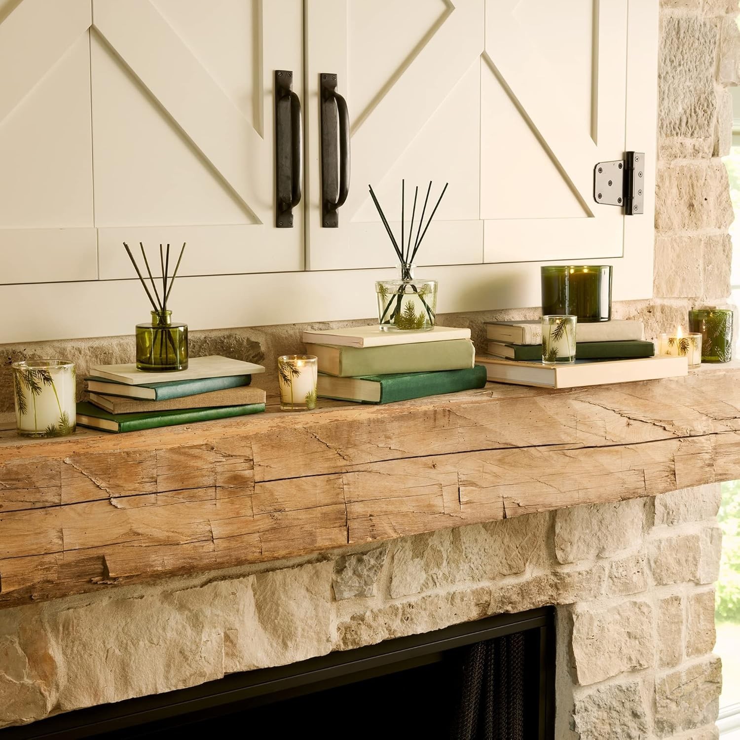 Thymes Frasier Fir Pine Needle Candle – Holiday Candles for Home Christmas 2 oz)