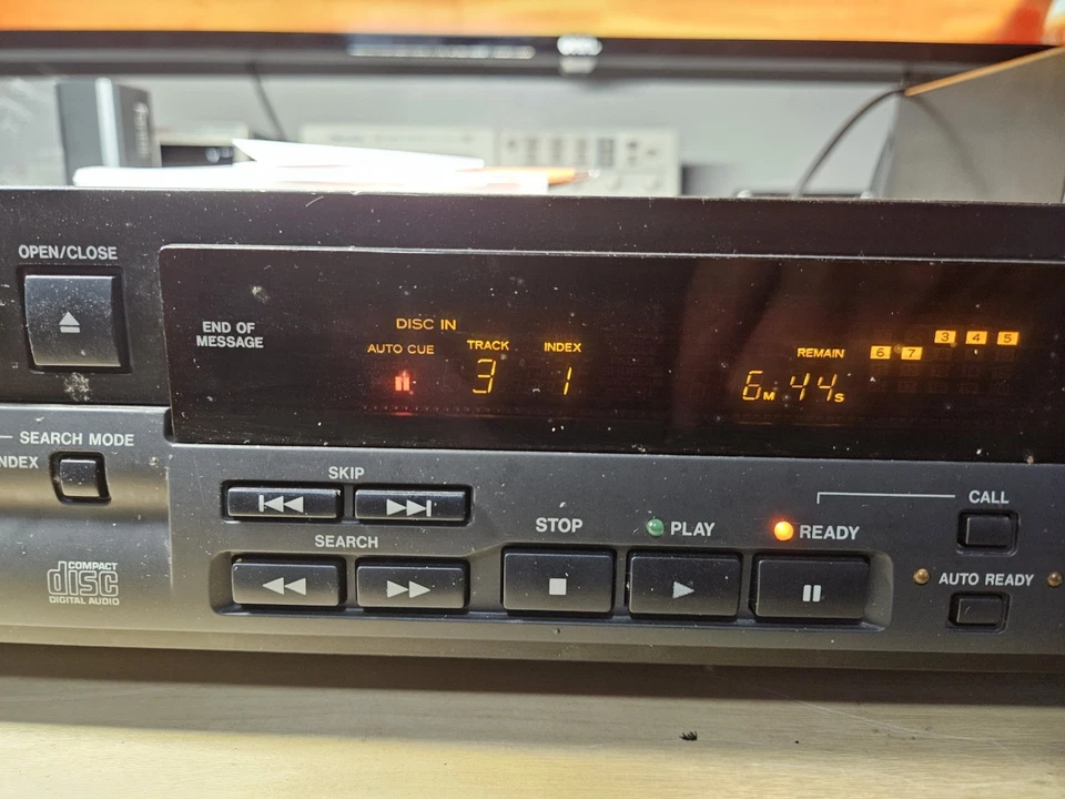 TASCAM CD-450 Professional Studio CD Player (as is)(S18) - Image 2 of 4