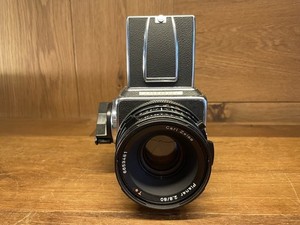 Hasselblad 500C/M mit Zeiss Planar C 80mm und A12 Magazin - werkstattüberholt | UT186853