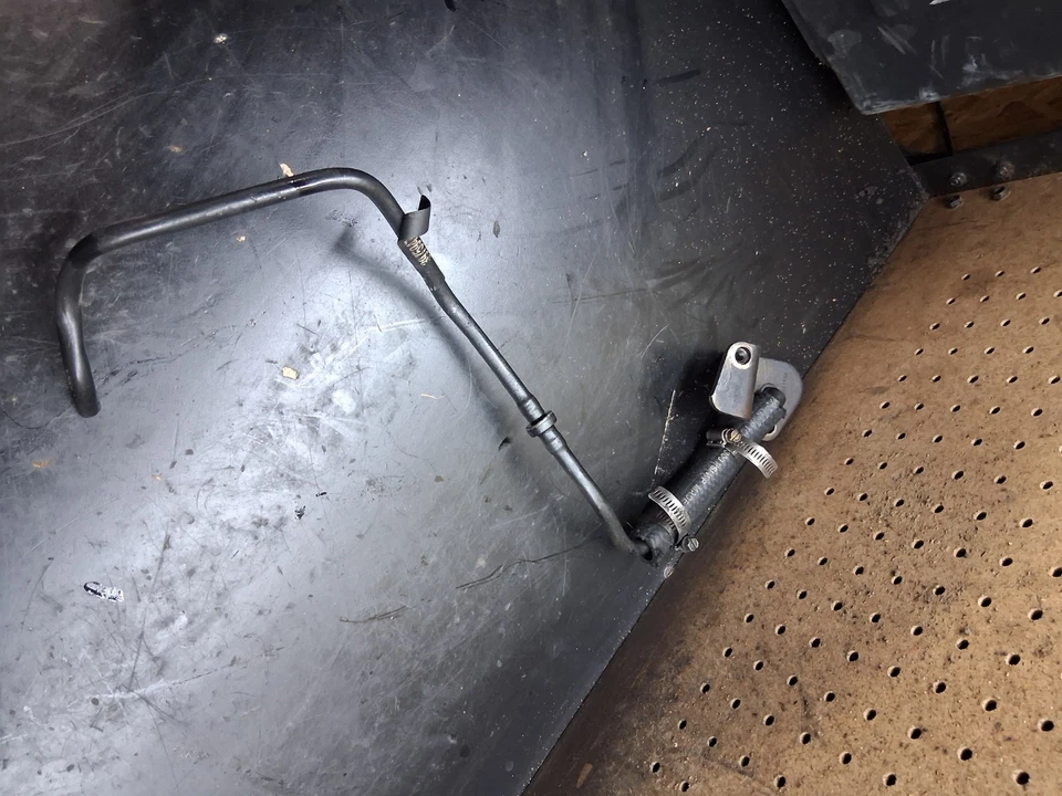 Injector Fuel Lines and return lines 2006 Ram 2500 5.9L Diesel Used OEM A41 - Image 4 of 4