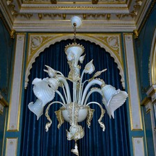 grande lampadario Murano bianco e oro 24 kt, floreale "calle"