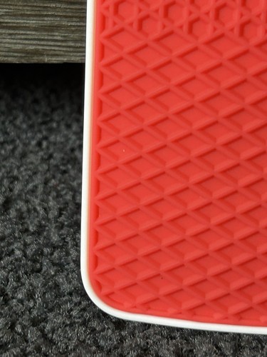 OFF THE WALL "Red" Beautiful Waffle Grid Protective Mobile Phone Case iPhone 4 - Picture 6 of 9