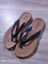 Flojos Flip Flops Womens Size 8 Memory Foam Arch Support Sandals Beach