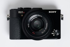 Sony Cyber-Shot DSC-RX1RM2 RX1RII RX1R II 42.4MP Digital Camera + Extras! USA