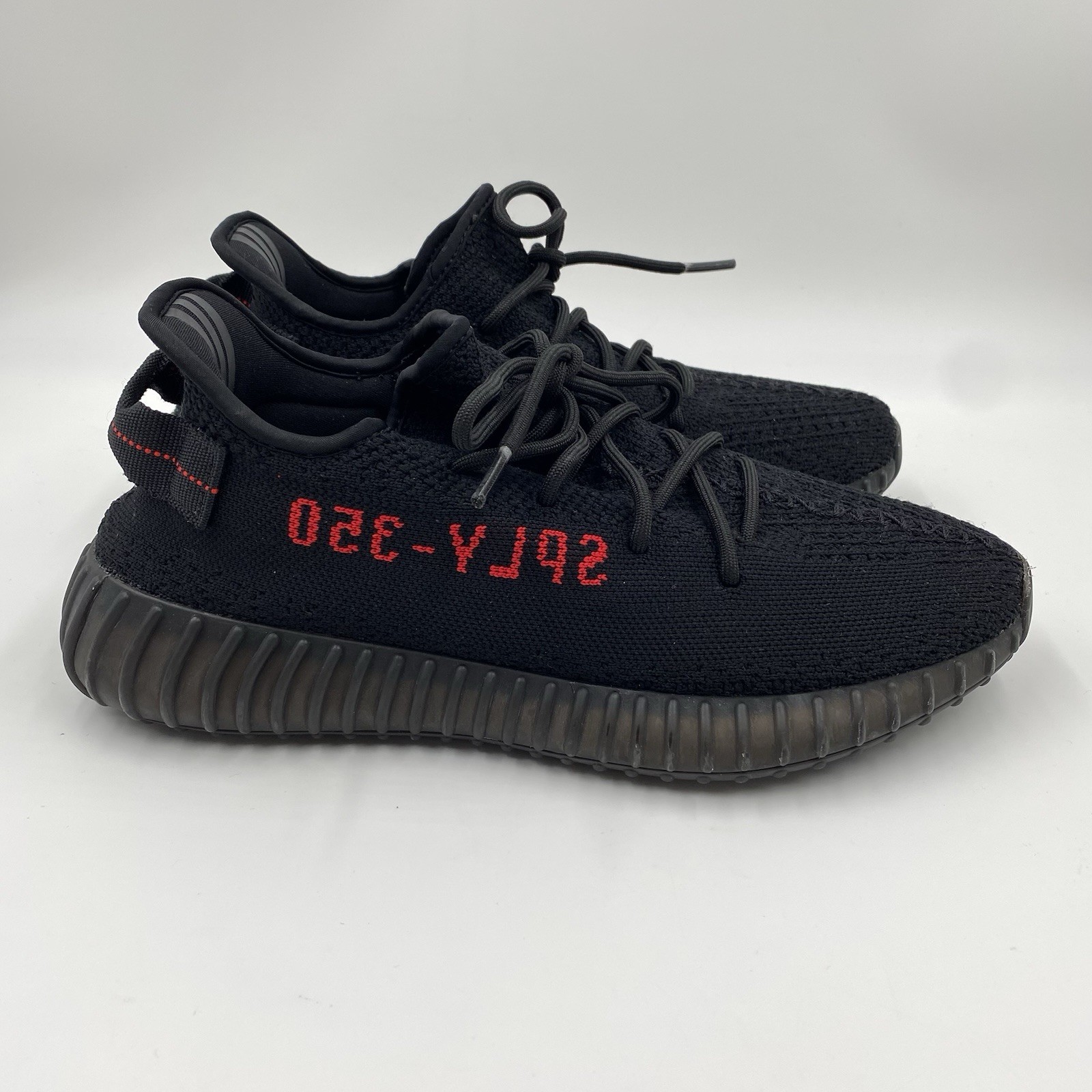 Adidas Yeezy Boost 350 V2 Bred Mens 9.5 US Core Black Red Sneakers CP9652 thumbnail 2