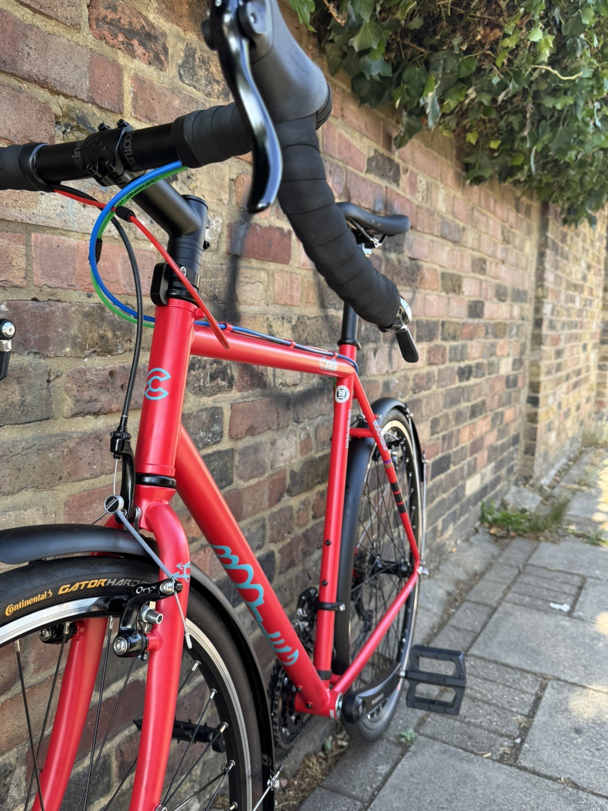 Cinelli HoBootleg 59 XL BL5DXL Red Bike 2025 Nearly New Ridden Twice