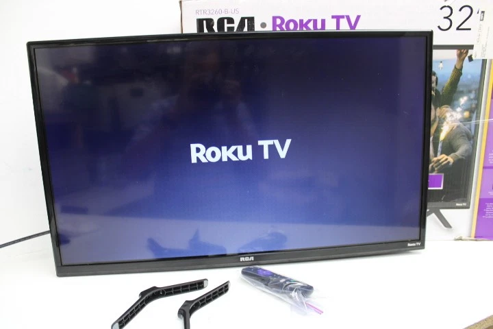RCA RTR3260-B-US 32" Flat Screen Roku Smart LED HD TV Black - Image 3 of 4