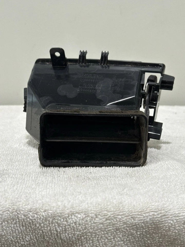 Mercedes Benz Sprinter 2500 2016 OEM salida de aire central - A 906 830 1854 Foto 2 de 4