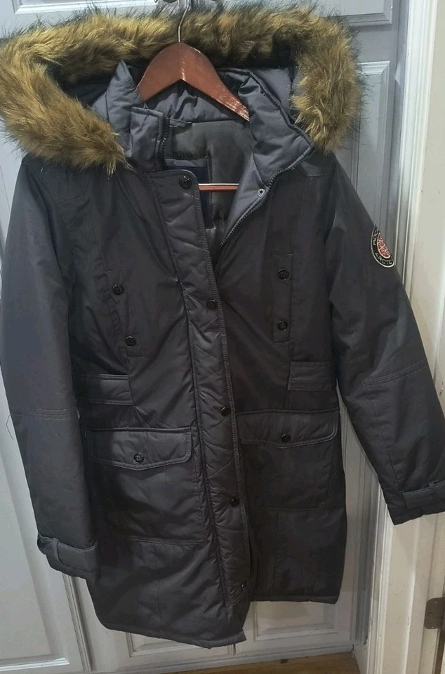 Chaqueta gabardina parka acolchada negra talla M de Rocawear para mujer con capucha de piel sintética Foto 2 de 4