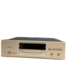 Accuphase  SACD/CD Player DP-85  Color Silver...