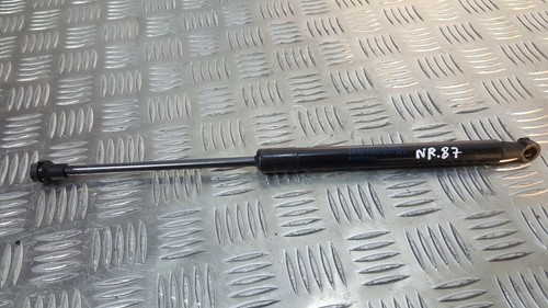 BMW 1 (E82/E88) 2011 Motorhaubenstoßdämpfer 7118370 GUST1273