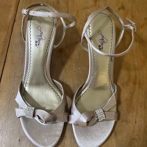 Platinum BP Larissa Kitten Heel Strappy Dressy Shoes Women’s Sz 8 Cream We - Picture 3 of 8