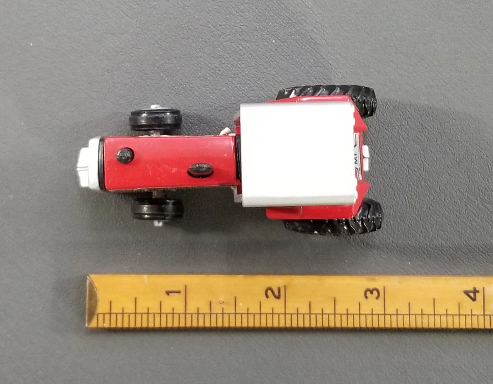 VINTAGE ERTL 1/64 MASSEY FERGUSON TRACTORDIECAST METAL RED SILVER - Image 3 of 4