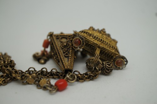 Antique Brass Filigree & Coral Bead Bolero Lariat Pendant Necklace 33" - Picture 6 of 10