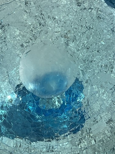 Florero eléctrico azul soplado a mano estudio arte craquelado globo vidrio botella aguamarina 9" - Imagen 7 de 18