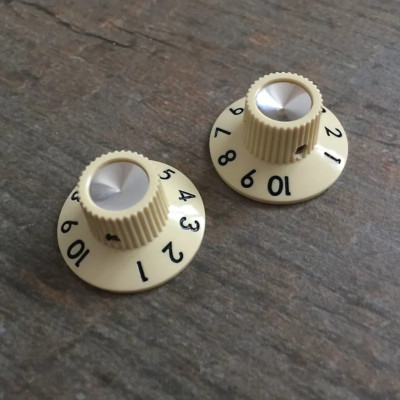 2x Jazzmaster Hexenhut 65 Fender Style Knöpfe - Aged Vintage Creme