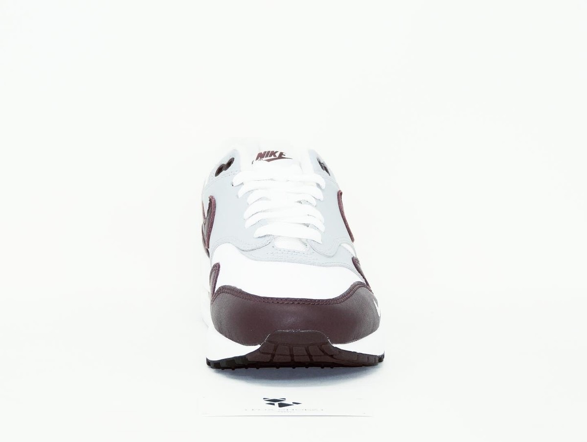 mystic dates air max