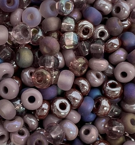 SIZE 6/0 ~ PURPLE PASSION MIX ~ GLASS SEED BEADS LOT ~ 28 Grams