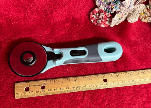 XSor SkS-7 60 mm Rotary Cutter Teal with Black and Grey Trim