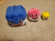 Baby Shark Nesting Dolls (Plush Cubes)