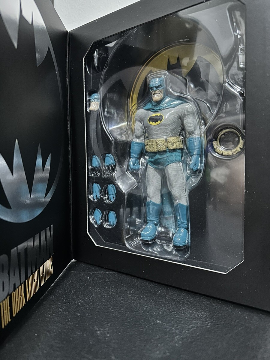 Mezco Toyz One: 12 Collective Presents: The Dark Knight - Batman