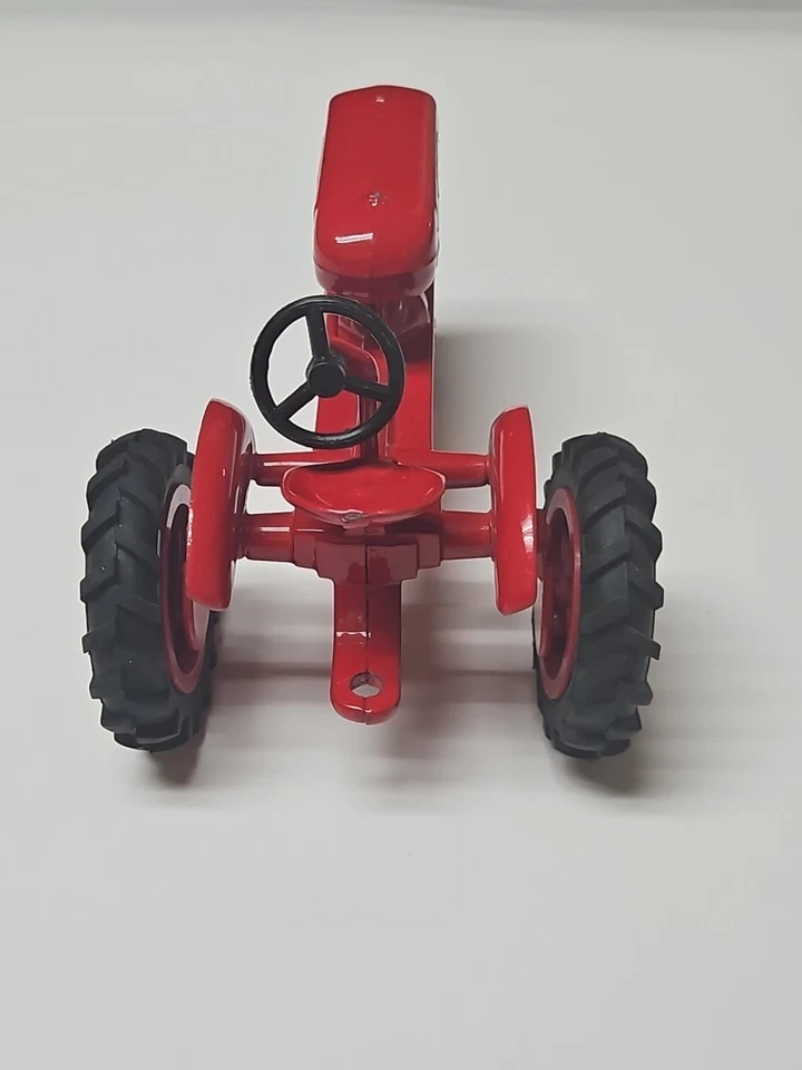 Scale Models B.F. Avery Red 1:16 Scale Diecast Tractor Used - Image 4 of 4