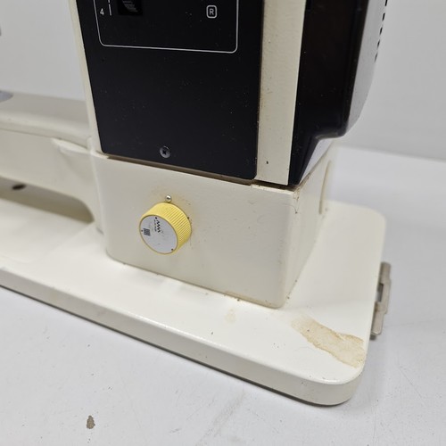 Pfaff 209 Sewing Machine - Untested, For Parts or Repair - Picture 8 of 20