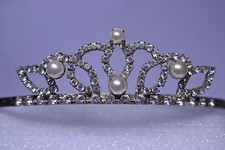 VINTAGE PRINCESS BRIDAL HEADPIECE RHINESTONE PEARL TIARA WITH ENGRAVED SIDES