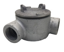 GUAN47 CROUSE HINDS 2 HUB ROUND CONDUIT OUTLET BOX WITH COVER AND 1.25 INCH HUBS