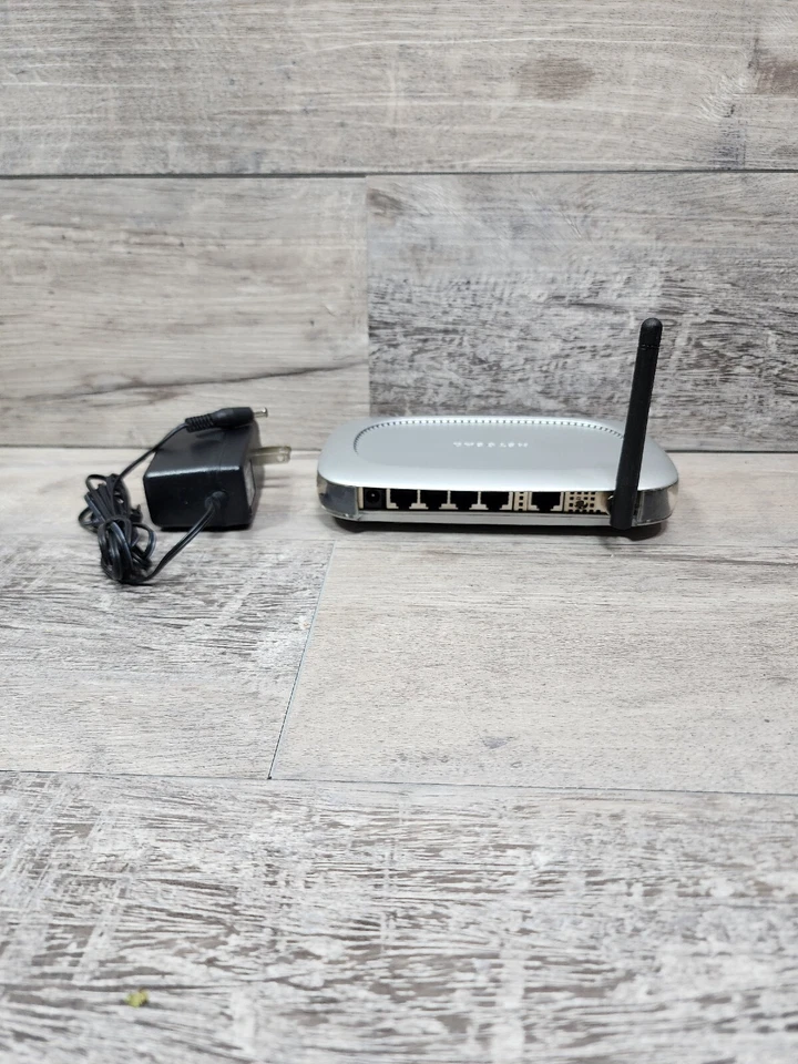 Netgear WGT624 V2 4 Port 108 Mbps Wireless Firewall Router w/Power Cord - Image 3 of 4