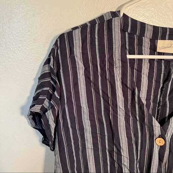 Universal Thread Women’s Size Medium Button Down … - image 5